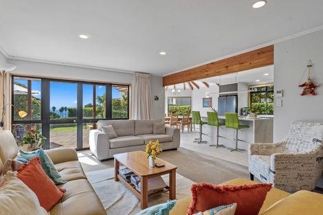 Photo of property in 27 Gulf View Road, Murrays Bay, Auckland, 0630