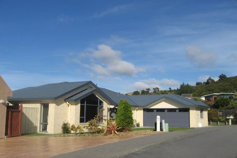 Photo of property in 2 Mariners Way, Whitby, Porirua, 5024