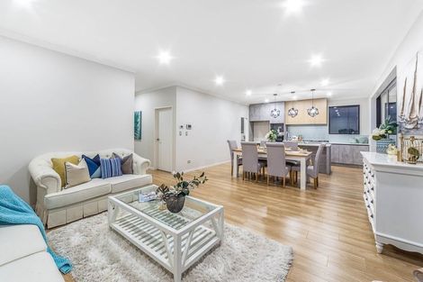 Photo of property in 27a Royal View Road, Te Atatu South, Auckland, 0610