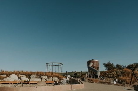 Photo of property in 9 Plough Street, Jacks Point, 9371