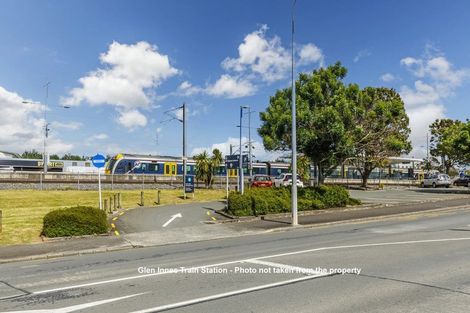 Photo of property in 35 Torino Street, Point England, Auckland, 1072