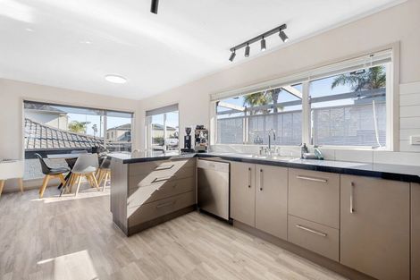 Photo of property in 32b Takutai Avenue, Bucklands Beach, Auckland, 2012