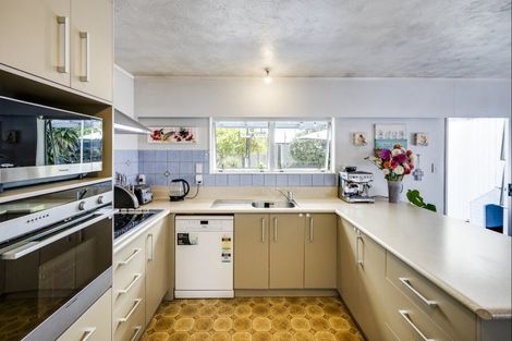 Photo of property in 13 Clement Place, Greenmeadows, Napier, 4112