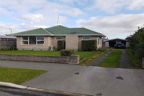 Photo of property in 17 Eglinton Street, Avondale, Christchurch, 8061