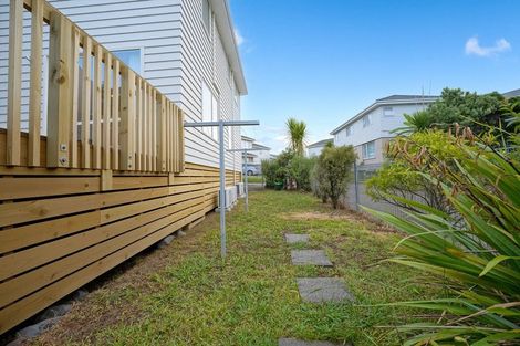 Photo of property in 11 Manatu Lane, Kelston, Auckland, 0602