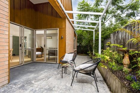 Photo of property in 2/34 Waipuia Place, Greenhithe, Auckland, 0632