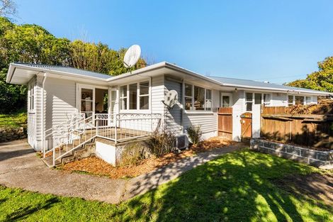 Photo of property in 61 Beazley Avenue, Paparangi, Wellington, 6037