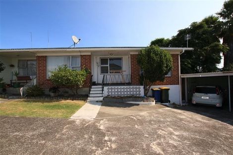 Photo of property in 6/25 West Coast Road, Glen Eden, Auckland, 0602