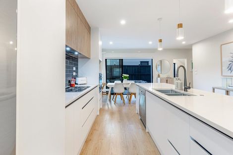 Photo of property in 24a Lumbarda Drive, Kumeu, 0810