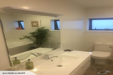 Photo of property in 82 Bay Street, Red Beach, 0932