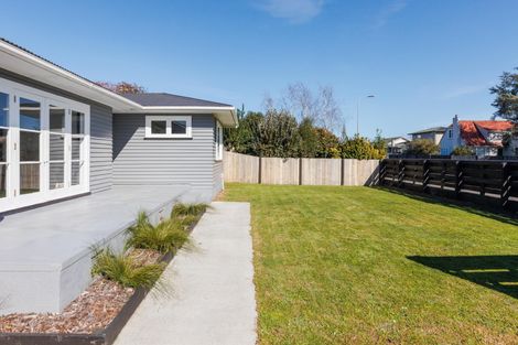 Photo of property in 12 Galway Avenue, Hokowhitu, Palmerston North, 4410