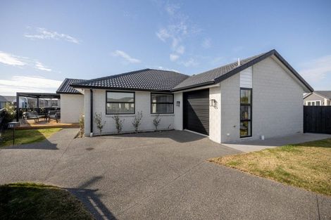 Photo of property in 55 Hills View Drive, Papamoa, 3118