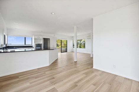 Photo of property in 15 Bury Grove, Strathmore Park, Wellington, 6022