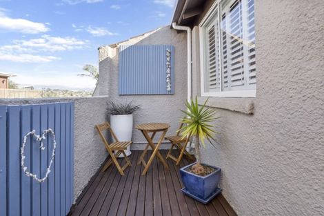 Photo of property in 49b Shanaway Rise, Hillcrest, Auckland, 0627