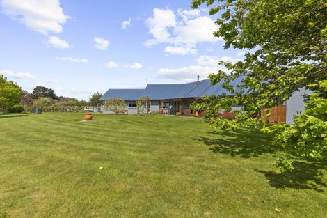 Photo of property in 9 Orakei Road, Kelvin Grove, Palmerston North, 4470