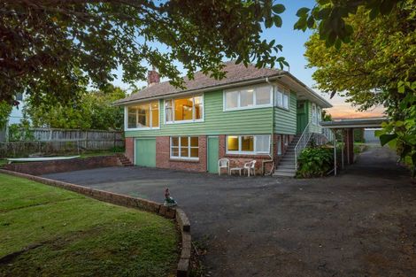 Photo of property in 51 Norwood Road, Bayswater, Auckland, 0622