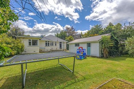 Photo of property in 8 Winston Avenue, Hokowhitu, Palmerston North, 4410