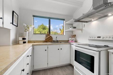 Photo of property in 3/39 Sunnynook Road, Forrest Hill, Auckland, 0620