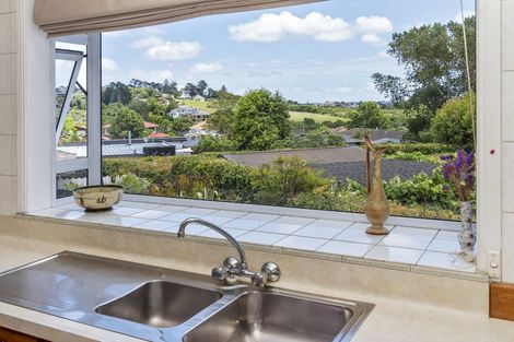 Photo of property in 1/214 Bleakhouse Road, Mellons Bay, Auckland, 2014
