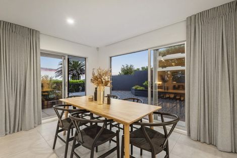 Photo of property in G 01/97 Pupuke Road, Northcote, Auckland, 0627