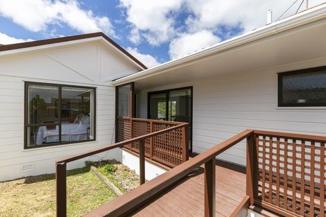 Photo of property in 2 Stockden Place, Karori, Wellington, 6012