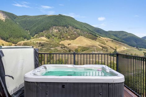 Photo of property in 39 Huntaway Close, Stoke, Nelson, 7011