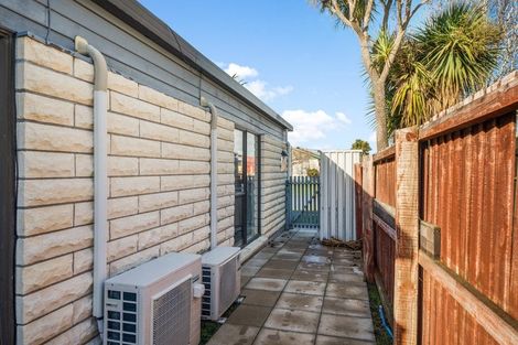 Photo of property in 2/2 Wakelin Place, Redwood, Christchurch, 8051