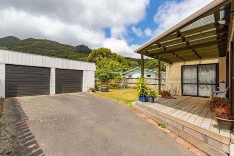 Photo of property in 5 Freyberg Street, Waterloo, Lower Hutt, 5011