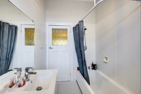 Photo of property in 800 Victoria Street, Parkvale, Hastings, 4122