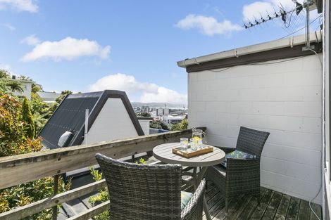 Photo of property in Sherwood Mews, 28h Bidwill Street, Mount Cook, Wellington, 6021