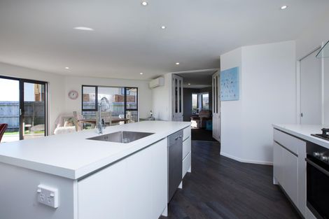 Photo of property in 3 Ta Paora Drive, Bell Block, New Plymouth, 4312