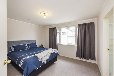 Photo of property in 24 Logan Way, Kelvin Grove, Palmerston North, 4414