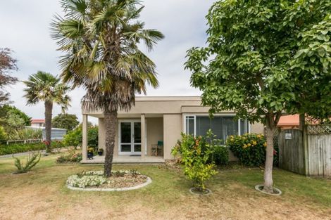Photo of property in 525a Main North Road, Bay View, Napier, 4104