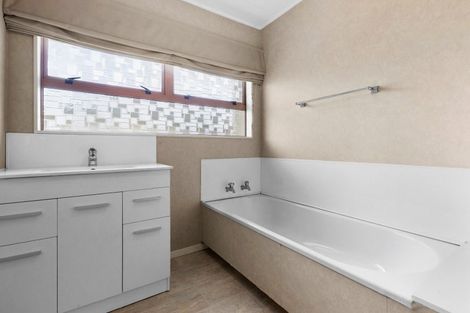 Photo of property in 1/3 Church Road, Taradale, Napier, 4112