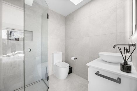 Photo of property in 5/47 Taipari Road, Te Atatu Peninsula, Auckland, 0610