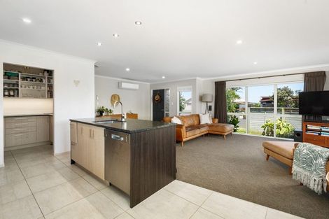 Photo of property in 7 Seafoam Place, Waihi Beach, 3611