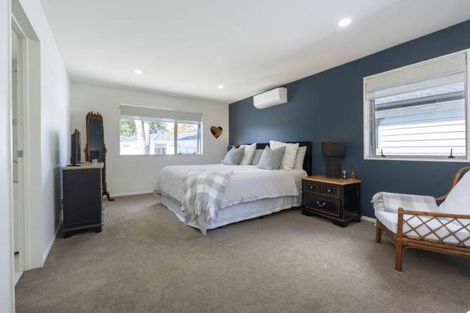 Photo of property in 20d Kaurilands Road, Titirangi, Auckland, 0604