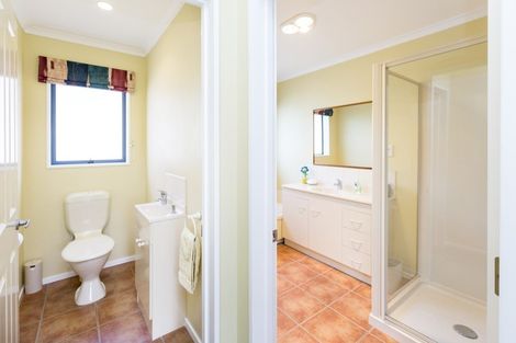 Photo of property in 3 Ormrod Grove, Riverstone Terraces, Upper Hutt, 5018