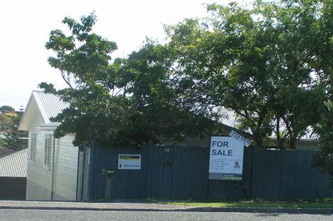 Photo of property in 2/138 Forrest Hill Road, Forrest Hill, Auckland, 0620