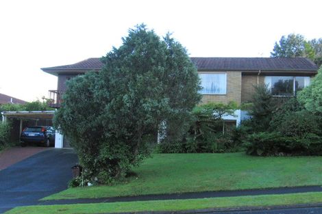 Photo of property in 10 Elsted Place, Goodwood Heights, Auckland, 2105