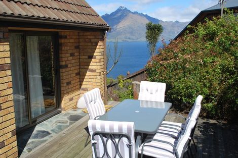 Photo of property in 28 Mckerrow Place, Sunshine Bay, Queenstown, 9300