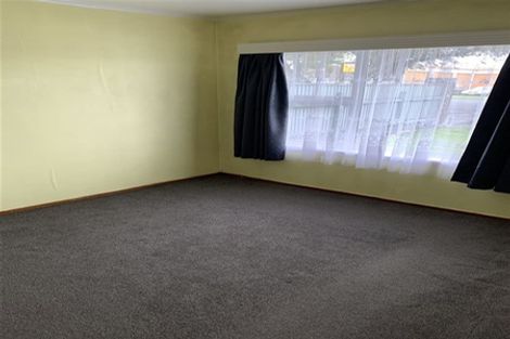 Photo of property in 2/10 Ron Keat Drive, Papakura, 2110