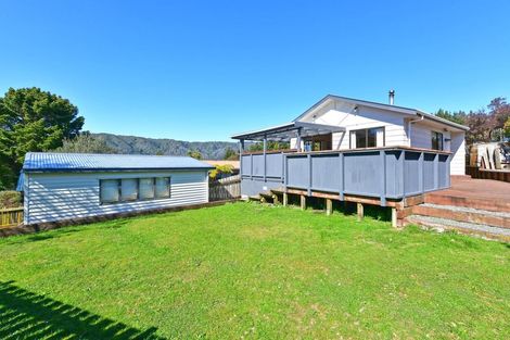 Photo of property in 3 Fenchurch Grove, Stokes Valley, Lower Hutt, 5019
