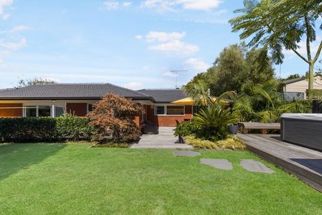 Photo of property in 18 Meadway, Sunnyhills, Auckland, 2010