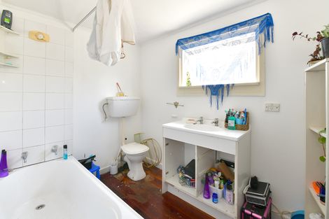 Photo of property in 12 Marie Avenue, Red Beach, 0932