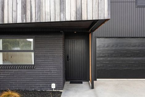 Photo of property in 2/7 Tarbett Road, Hillcrest, Hamilton, 3216