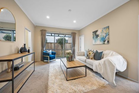 Photo of property in 1 Creggan Crescent, Flat Bush, Auckland, 2019