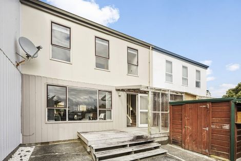 Photo of property in 10 Hollydale Grove, Churton Park, Wellington, 6037