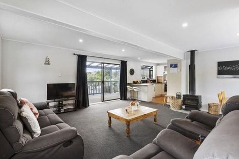 Photo of property in 20 Bertram Road, Kawakawa Bay, 2585