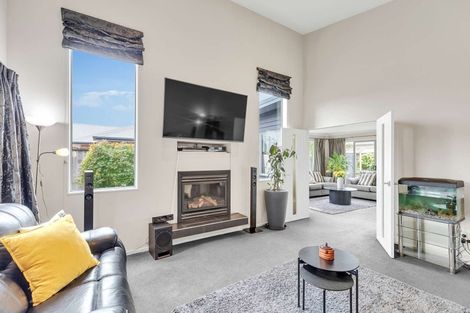 Photo of property in 5 Chestnut Close, Kelvin Grove, Palmerston North, 4414